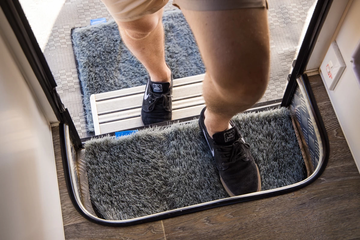 Companion Dust-Off Mat Caravan Step 58cm X 26cm - Image 9