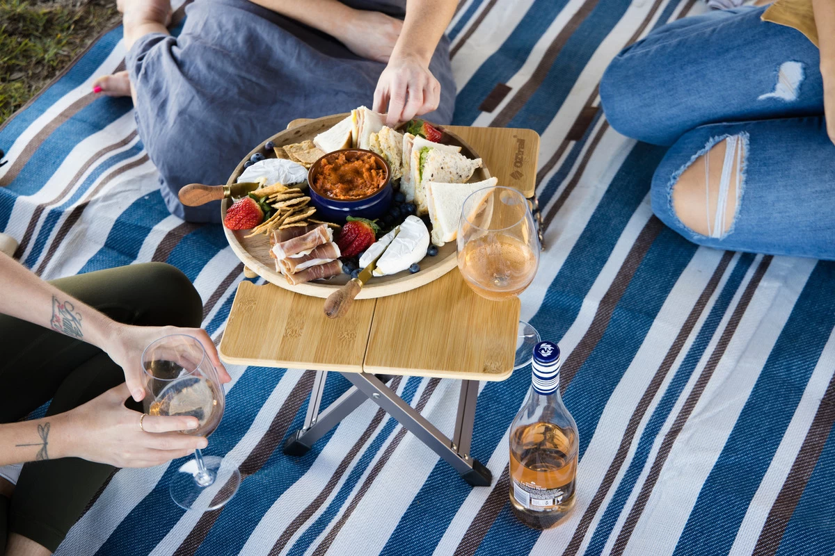 Oztrail Cape Series Picnic Table - Image 10