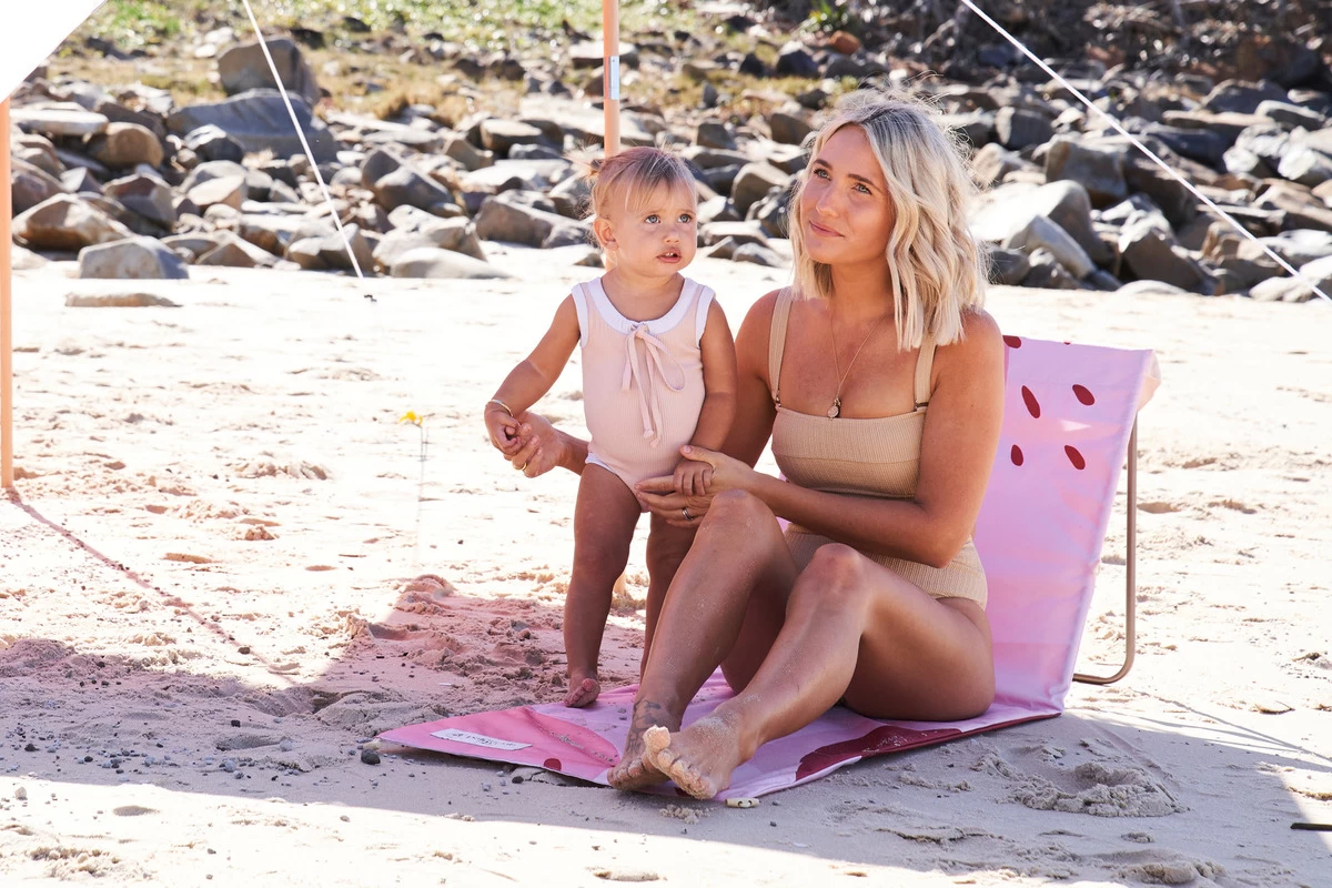 Oztrail Palm Club Beach Mat Chair - Cable Beach Pink - Image 5