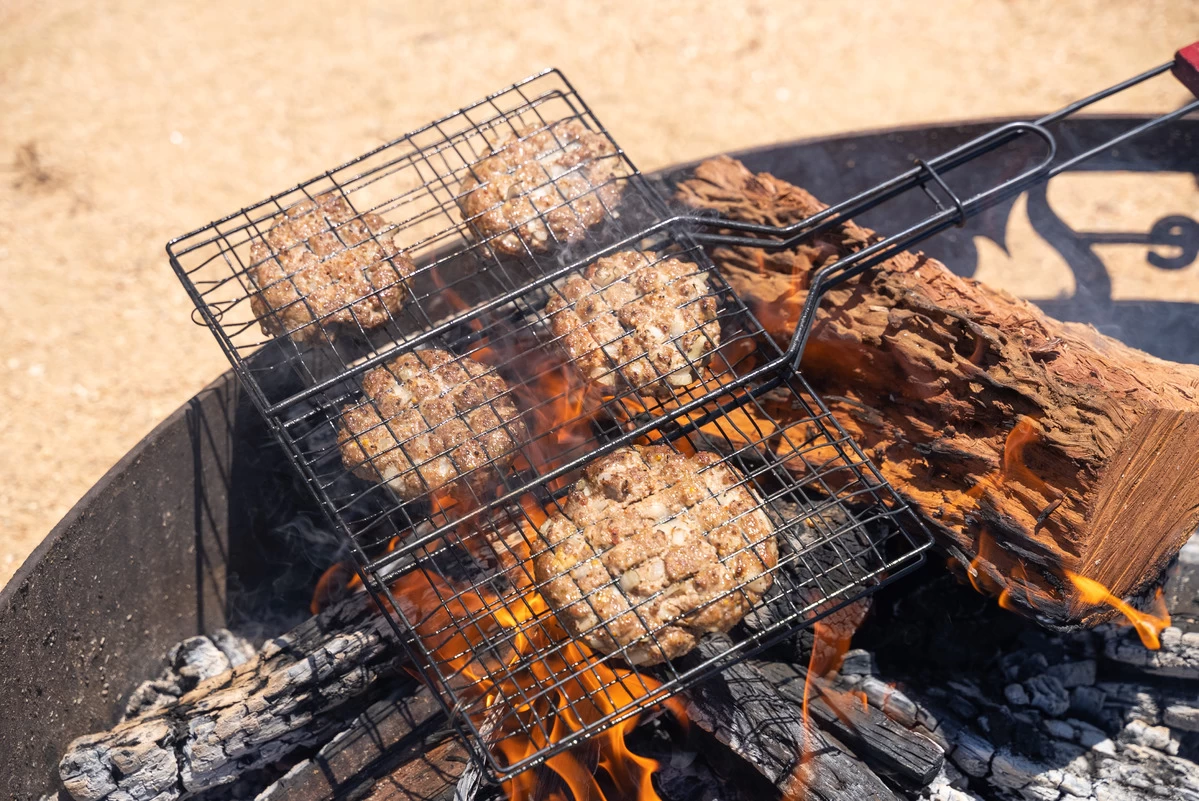 Campfire Hamburger Basket - Image 4