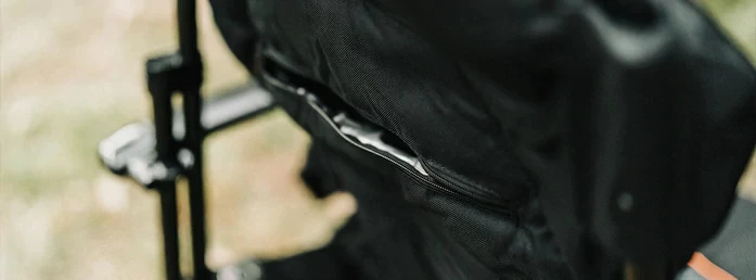 Oztent Red-Belly HotSpot Ultra-Lite Chair - Image 3